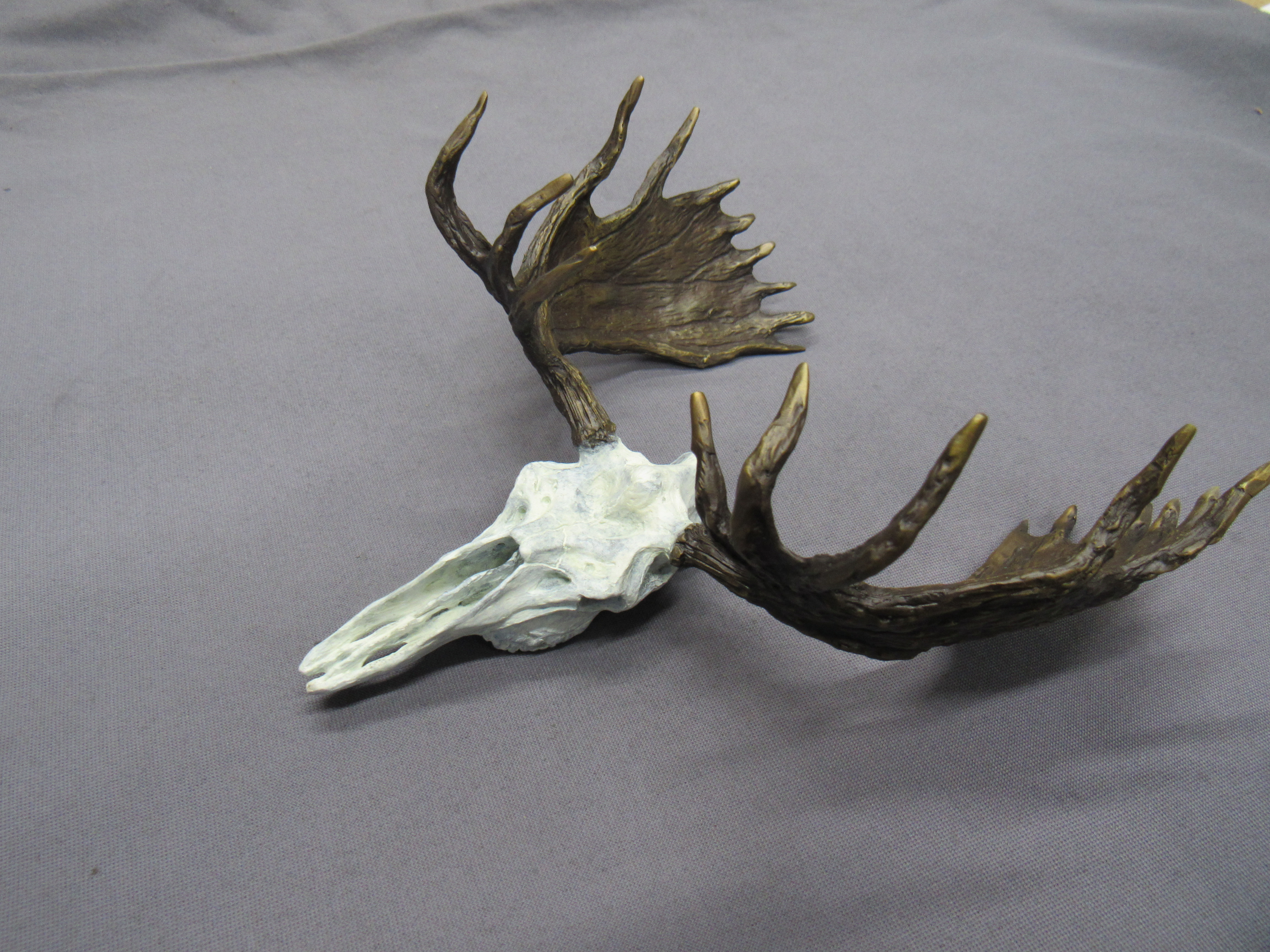 Bronze sculpture by Fred Boyer of a Moose Skull